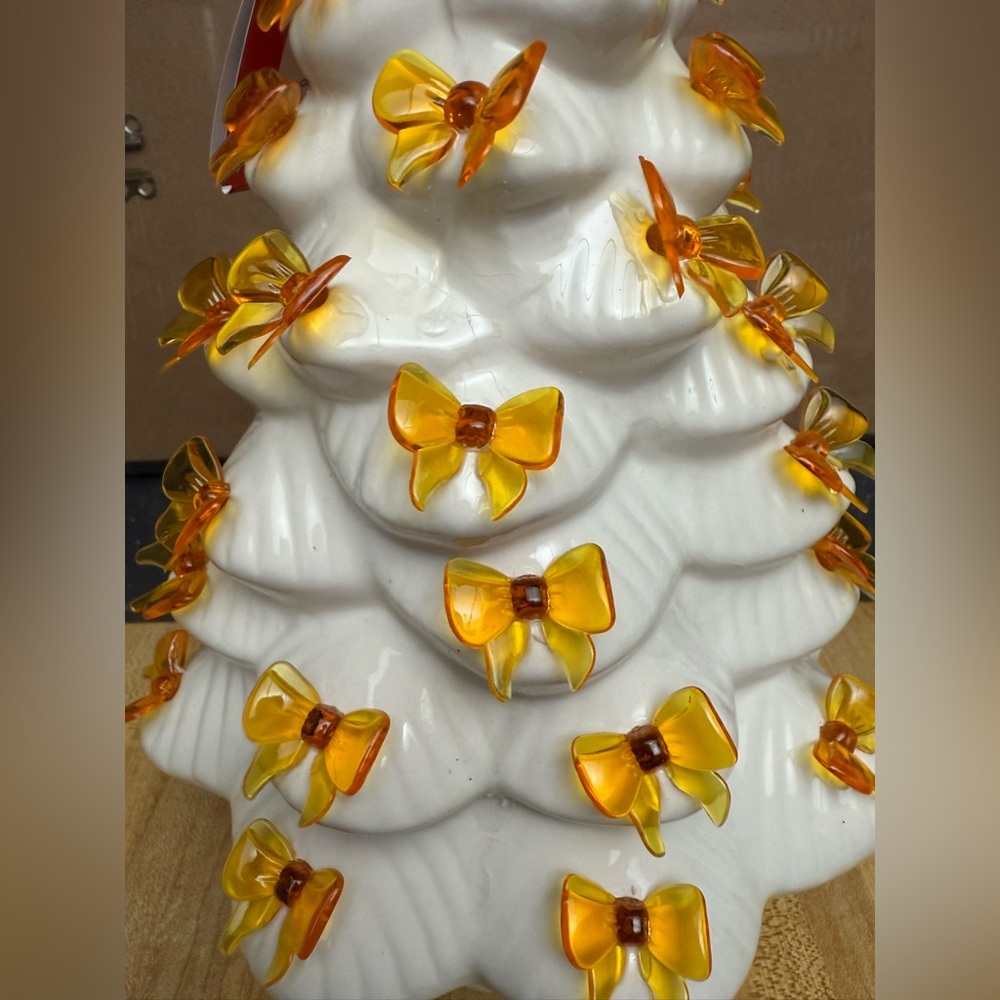 ๐ VIRAL TIKTOK!! Adorable Light-up Ceramic Halloween Tree with Yellow Bows- NWT - Picture 2 of 6
